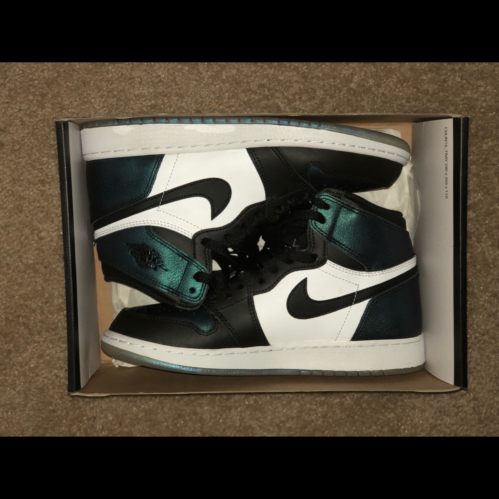 Jordan retro 1 size 6